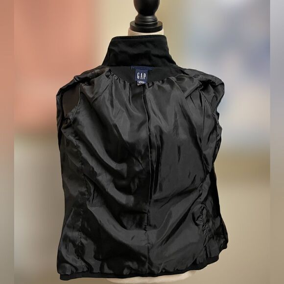 Black Lightweight Button Down Jacker w/ Silky Black Lining (Size: XS) - Picture 3 of 9